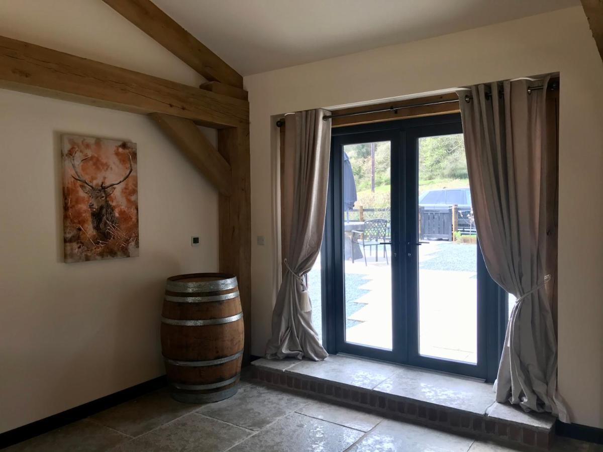Trelaske Mill Cider Barn-With Hot Tub, Fire Pit Bbq Lewannick Экстерьер фото