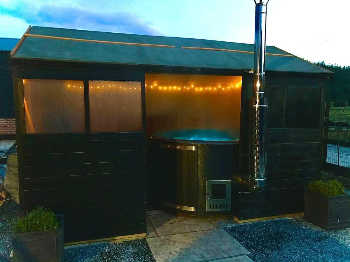 Trelaske Mill Cider Barn-With Hot Tub, Fire Pit Bbq Lewannick Экстерьер фото